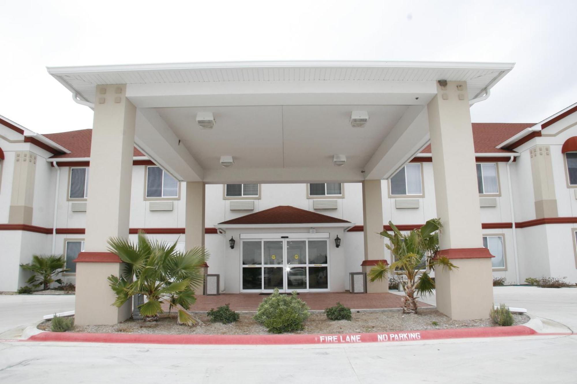 Budget Host Inn And Suites Cameron Екстер'єр фото
