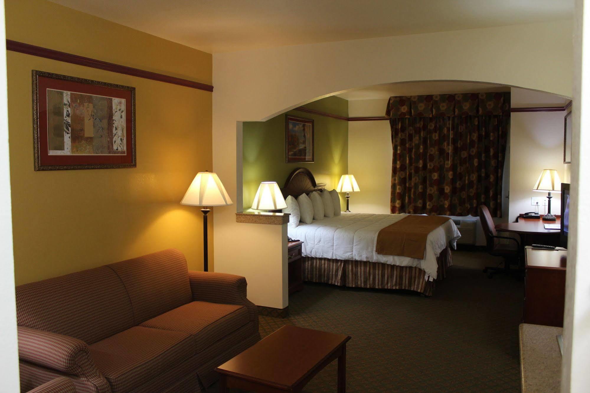 Budget Host Inn And Suites Cameron Екстер'єр фото