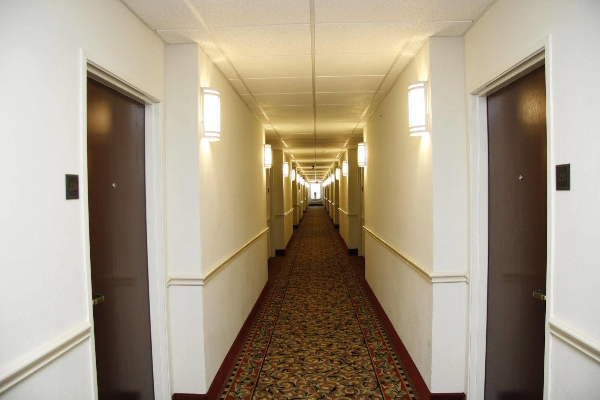 Budget Host Inn And Suites Cameron Екстер'єр фото